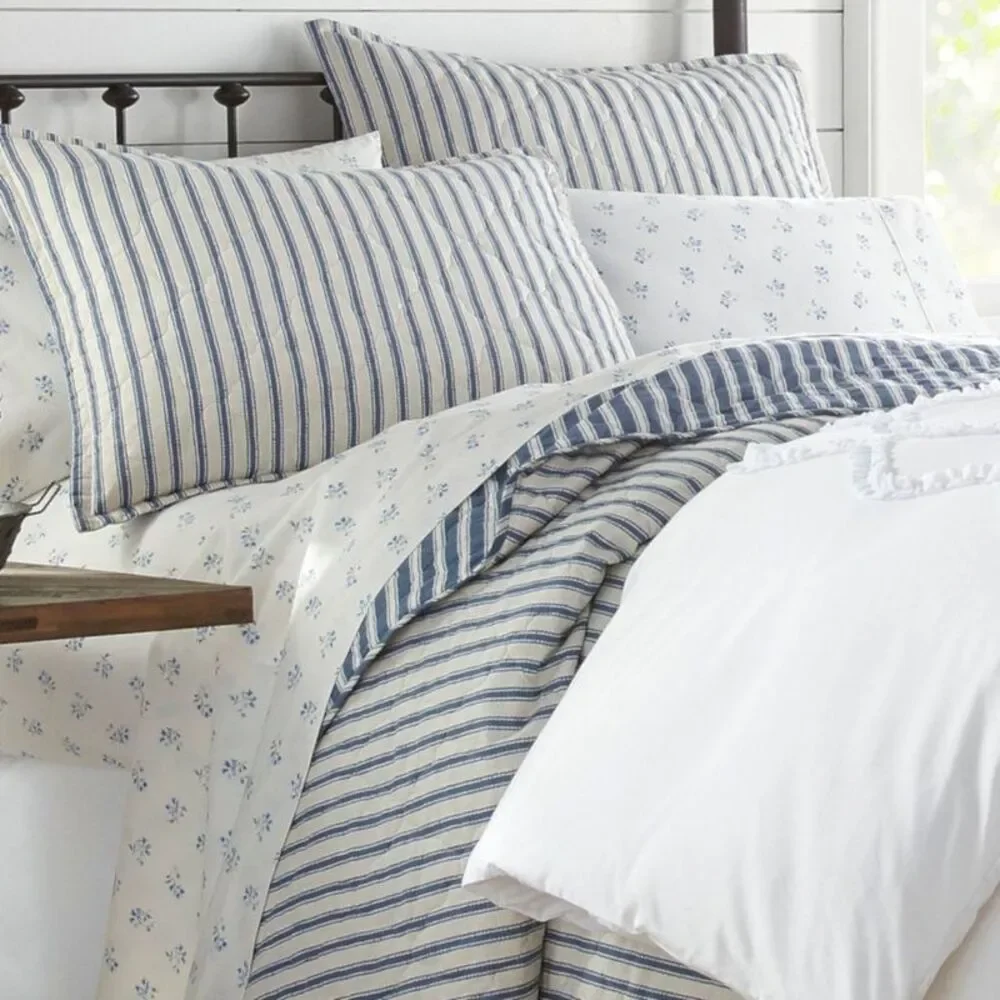 Twin Willow Way Ticking Stripe Pre-Washed Quilt & Sham Set - Navy Blue